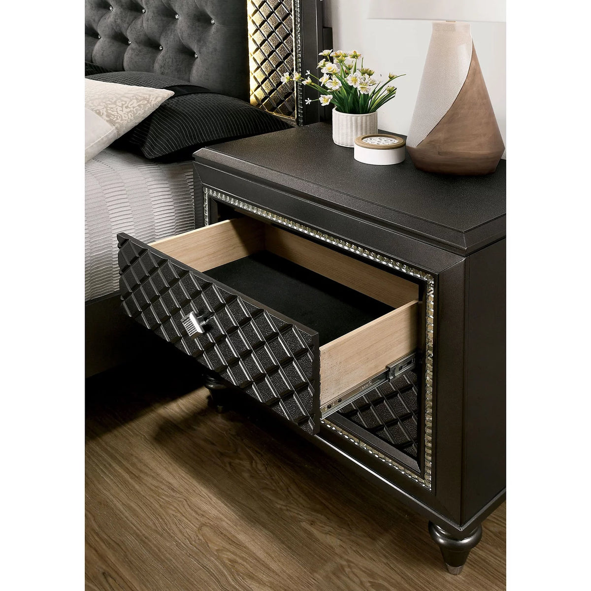 California King Size Bed 2 Nightstands Metallic Gray Solid Wood Black Fabric Tufted Q60689