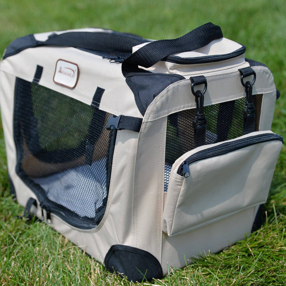 Beige Pet Carrier O867888