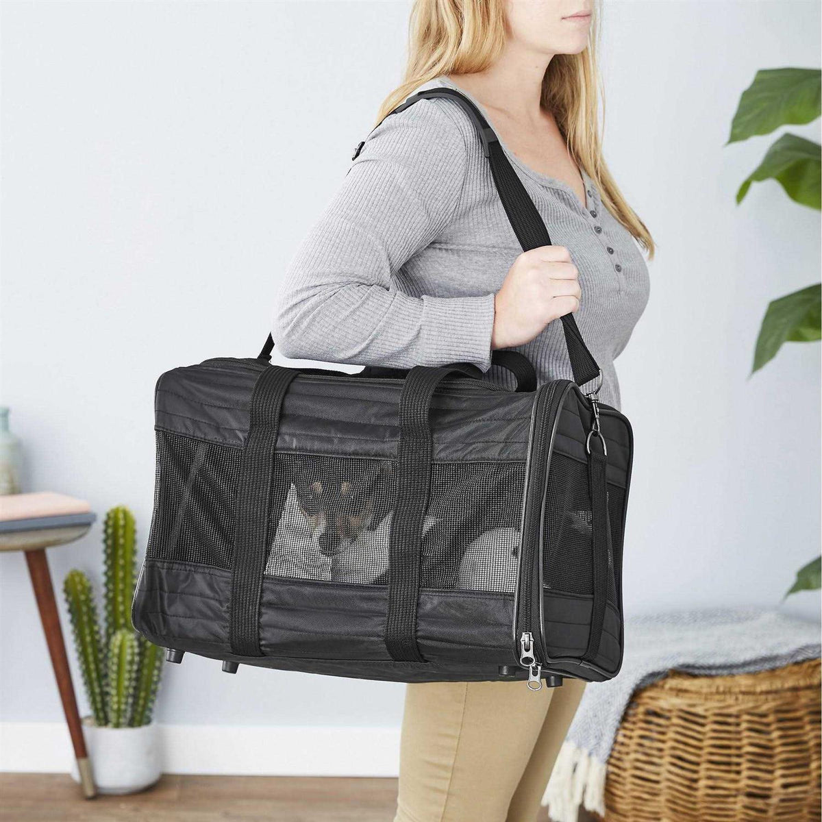 Premium Travel Dog & Cat Carrier Bag M92733