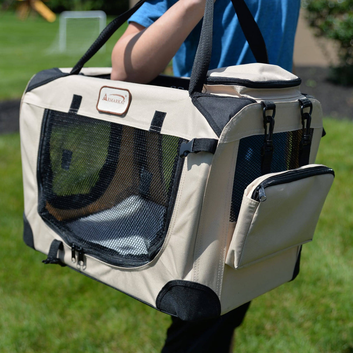 Beige Pet Carrier O867888