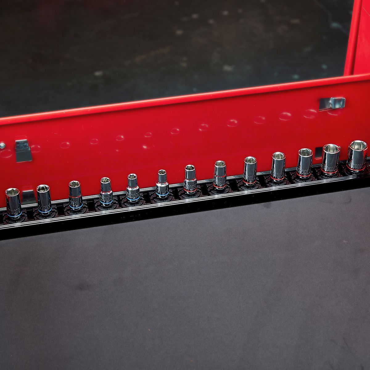 1/4 in. Magnetic Socket Rail with Twist Lock U92959