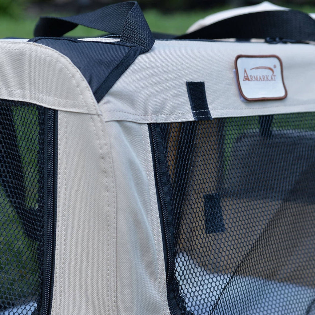 Beige Pet Carrier O867888