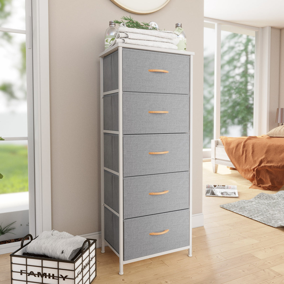 Beige 5-Drawer Dresser O51652
