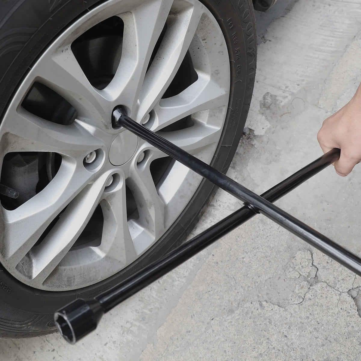 20-inch Carbon Steel Lug Wrench B550546